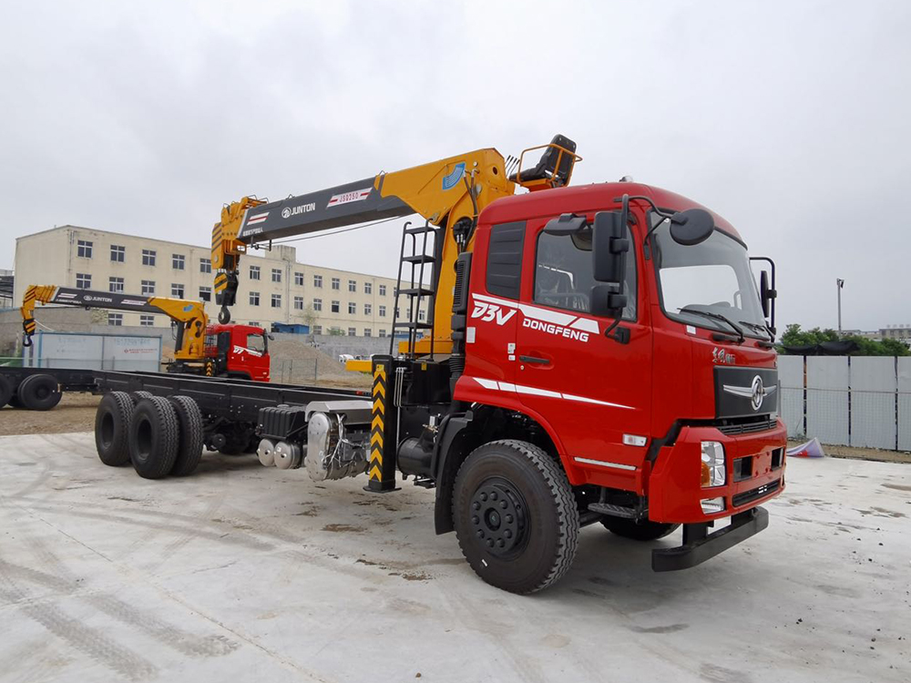 東風(fēng)暢行D3V后八輪駿通12噸5節(jié)臂吊機