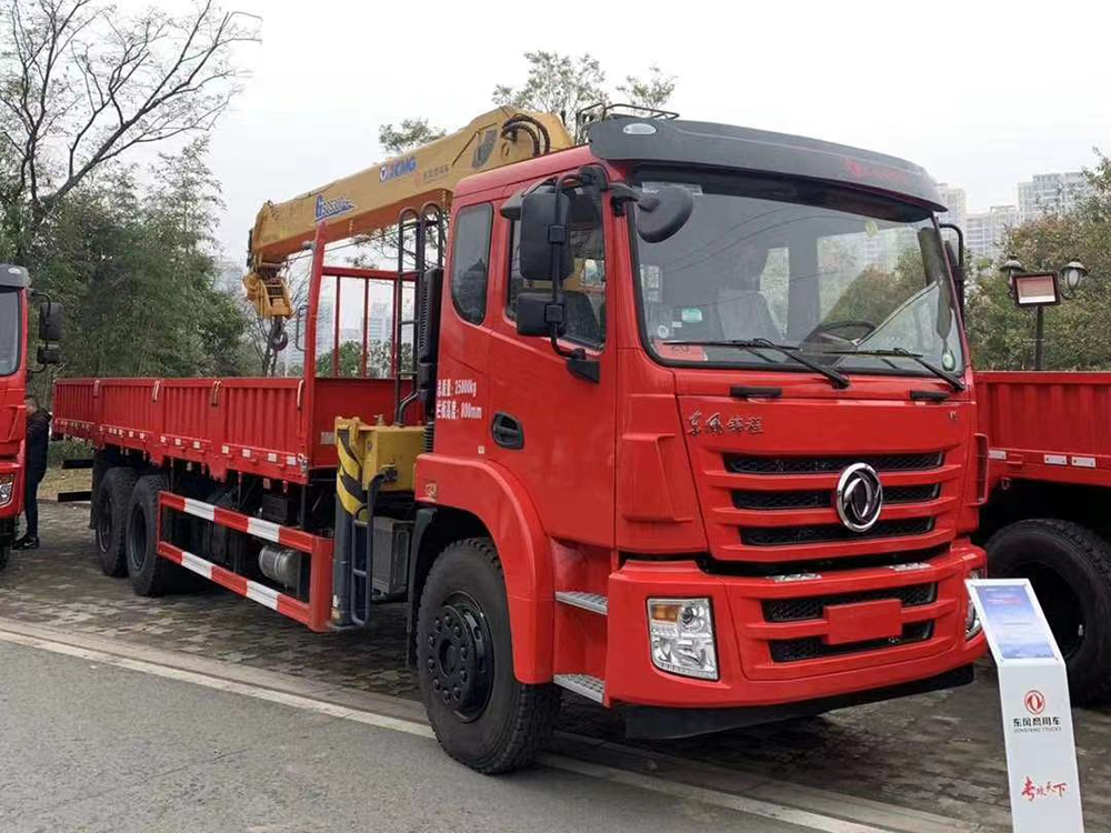 國六東風錦程V6后八輪徐工12噸四節(jié)M系直臂吊機隨車吊